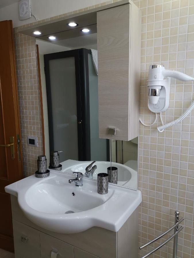 B&B Louise Санта Мария Капуа Ветере Екстериор снимка