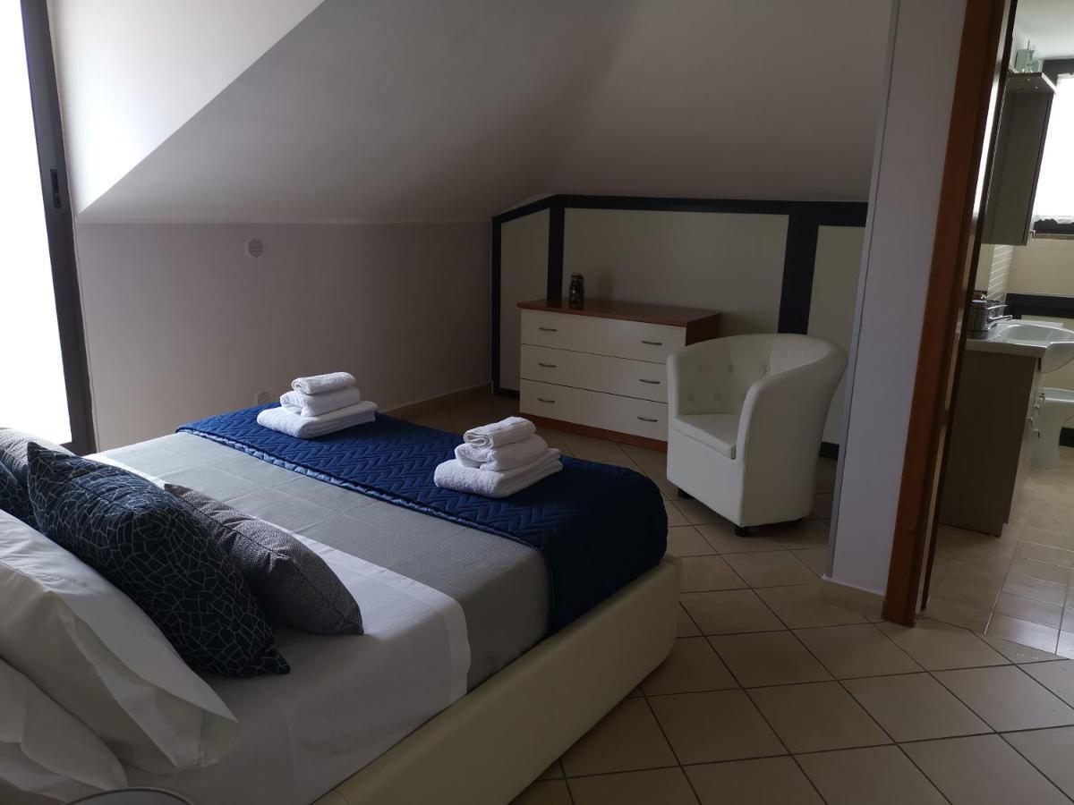 B&B Louise Санта Мария Капуа Ветере Екстериор снимка